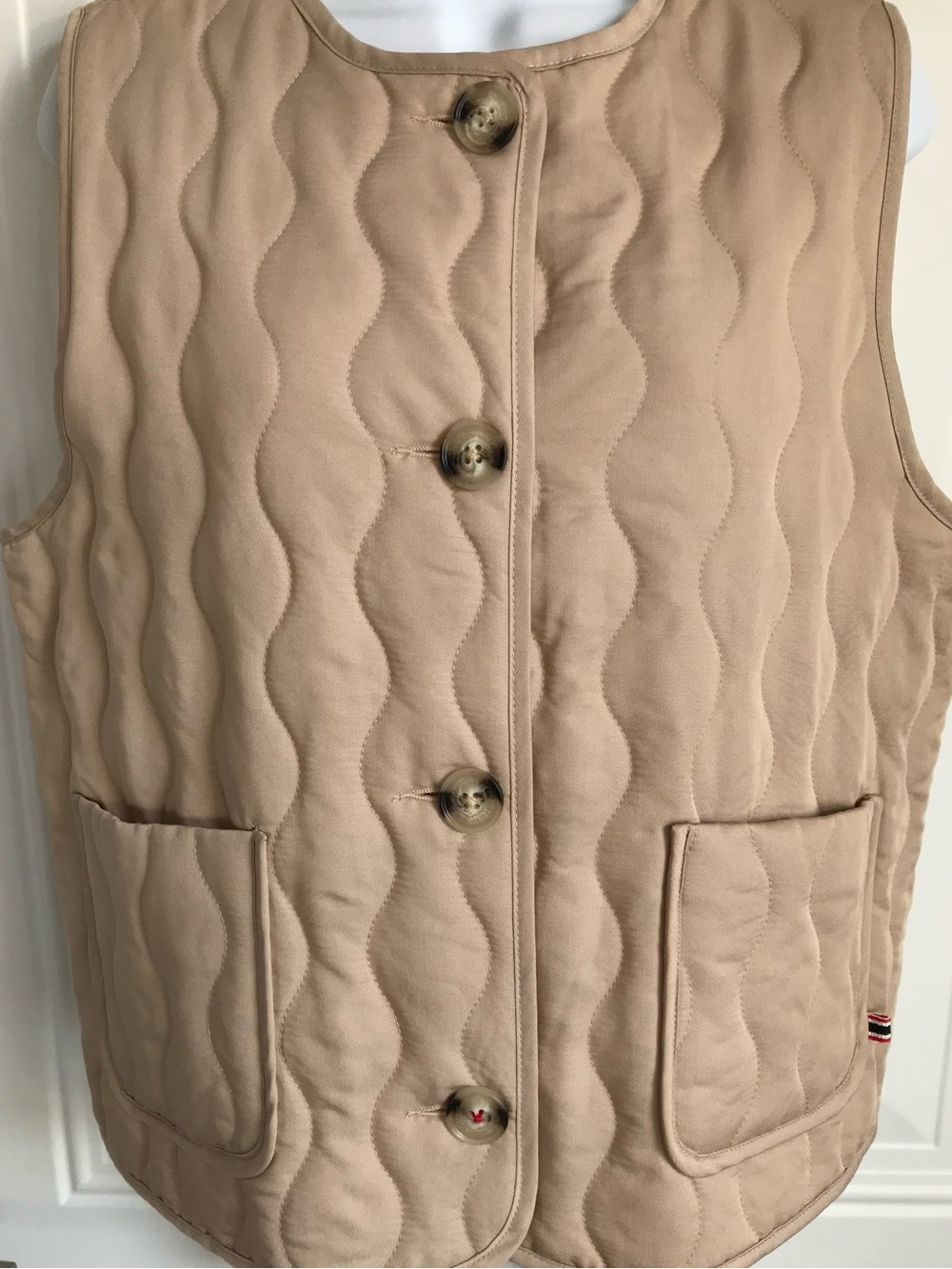 HUNTER Women’s S Clay Beige Quilted Sleeveless Button Down Lightweight Vest NWT - Picture 9 of 16